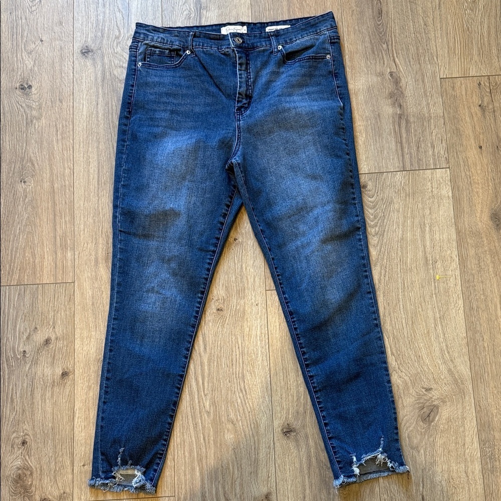 JESSICA SIMPSON Adored High Rise Ankle Jeans Size 32